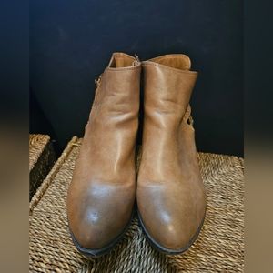 Womens camel boots